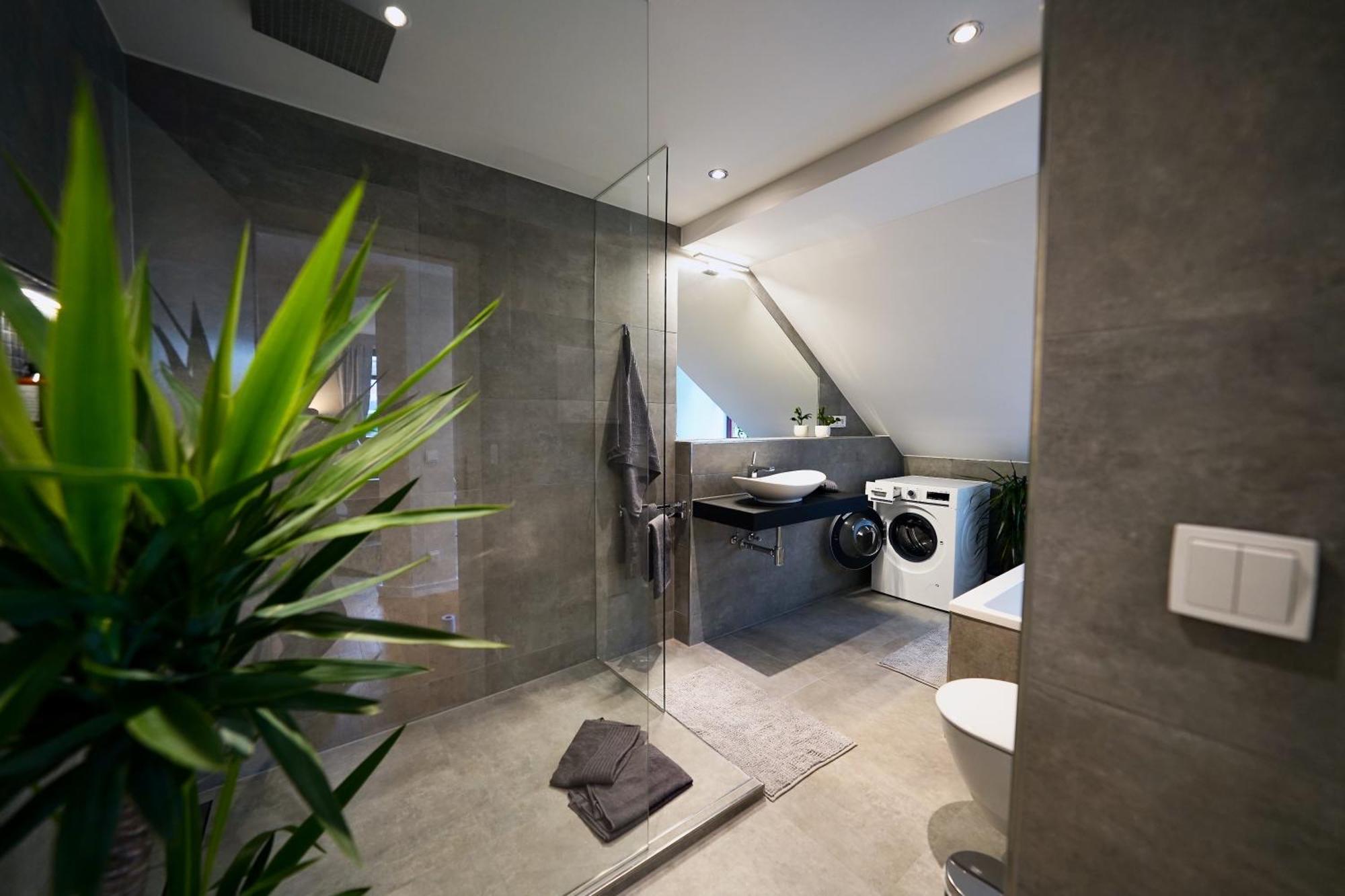 Edler Wohnraum Noble Stadtoase Mit Boxspringbett, Kaffeevollautomat & Parkplatz Zwickau Exterior foto